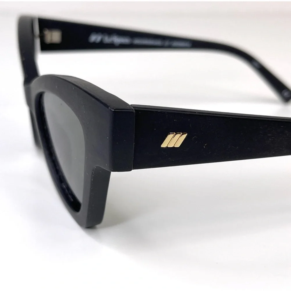 LE SPECS Hourgrass NEW Black Matte Cat Eye Sunglasses